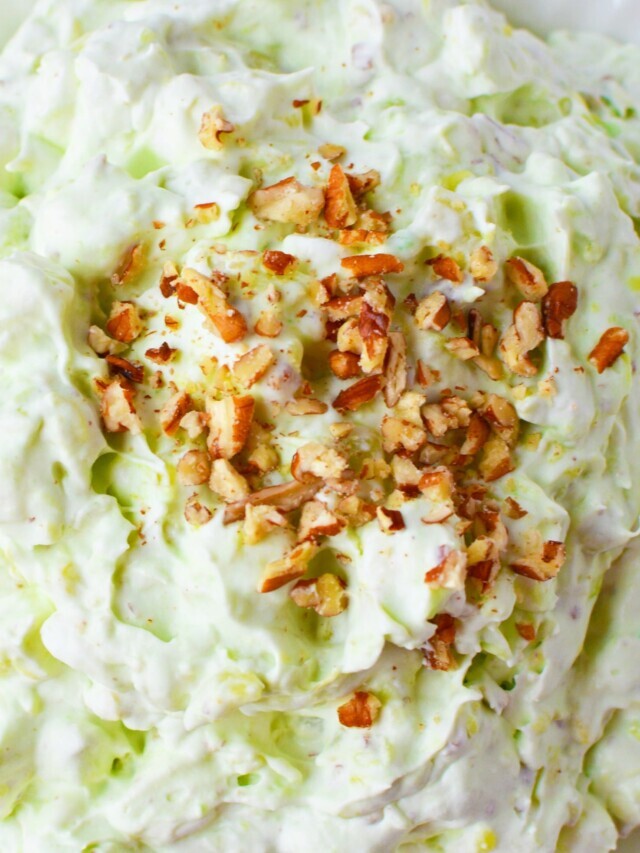 Watergate Salad – Grandmas Thanksgiving Must Have!