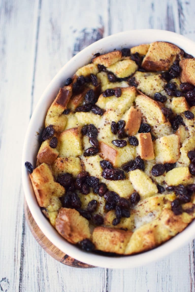 Classic Southern Bread Pudding Recipe with Cinnamon and Raisins