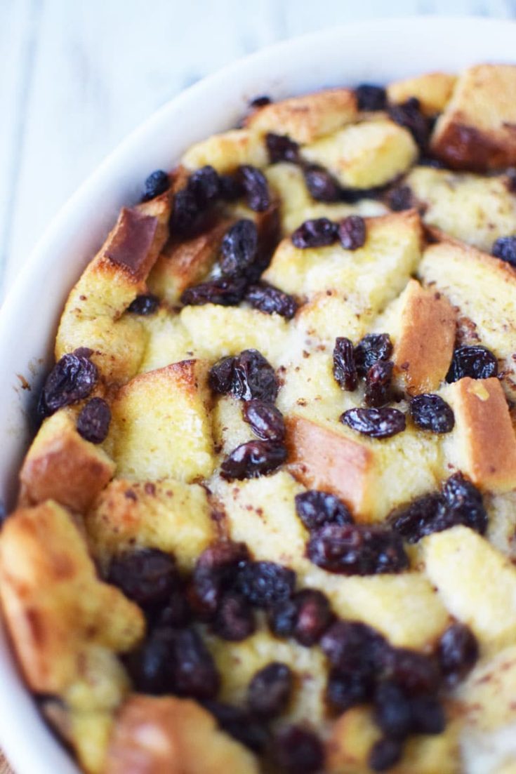 Classic Southern Bread Pudding Recipe with Cinnamon and Raisins