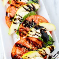 Ensalada Caprese with Sliced Pear