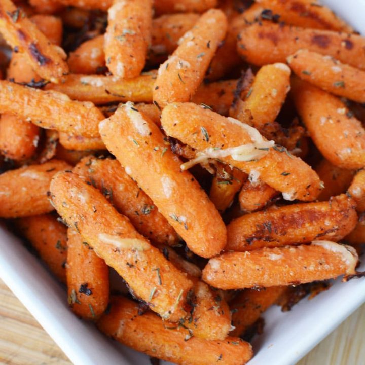 Parmesan Roasted Carrots Recipe with Garlic and Thyme