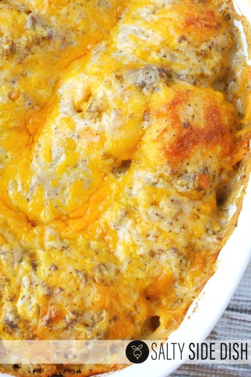 Biscuits and Gravy Breakfast Casserole contains hearty sausage and delicious egg into savory biscuits and seasoned gravy - a truth Southern country breakfast recipe #biscuitsandgravy #southern #breakfastcasserole #casserole #saltysidedish Good southern cooking starts with a great southern recipe and this hearty and delicious bisuits and gravy casserole is perfect for all busy mornings