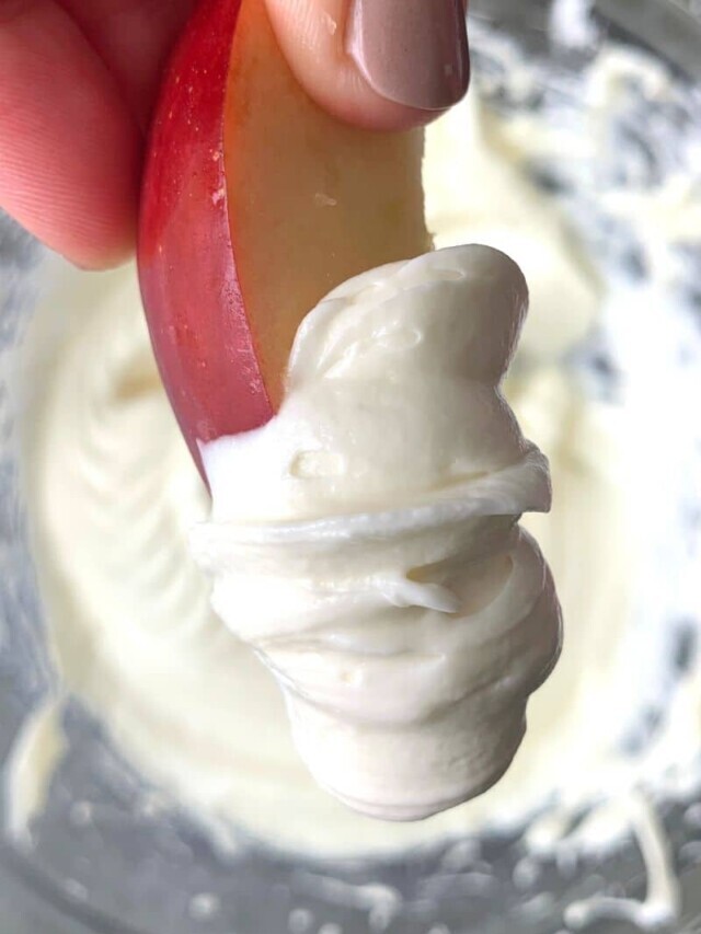 Memorial Day Marshmallow Fruit Dip!