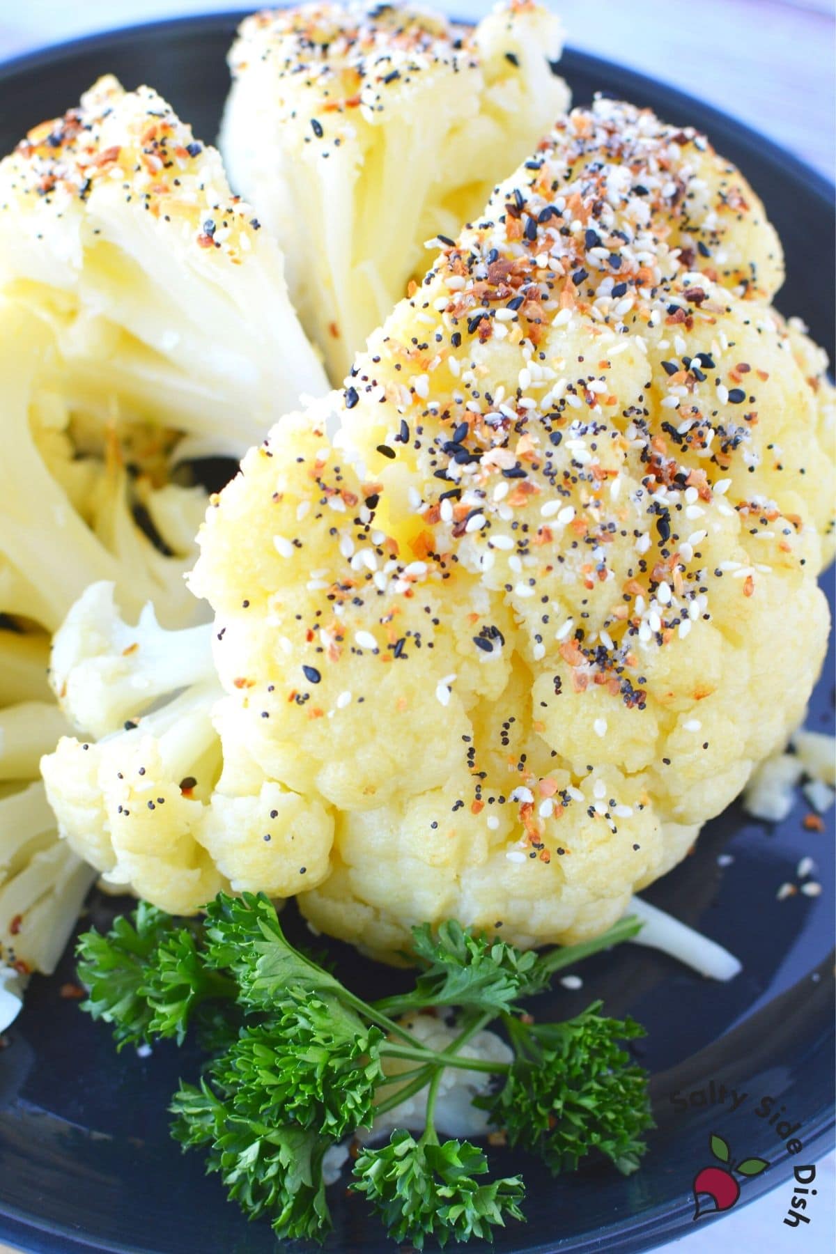 https://www.saltysidedish.com/wp-content/uploads/2020/04/ninja-foodi-whole-cauliflower.jpg