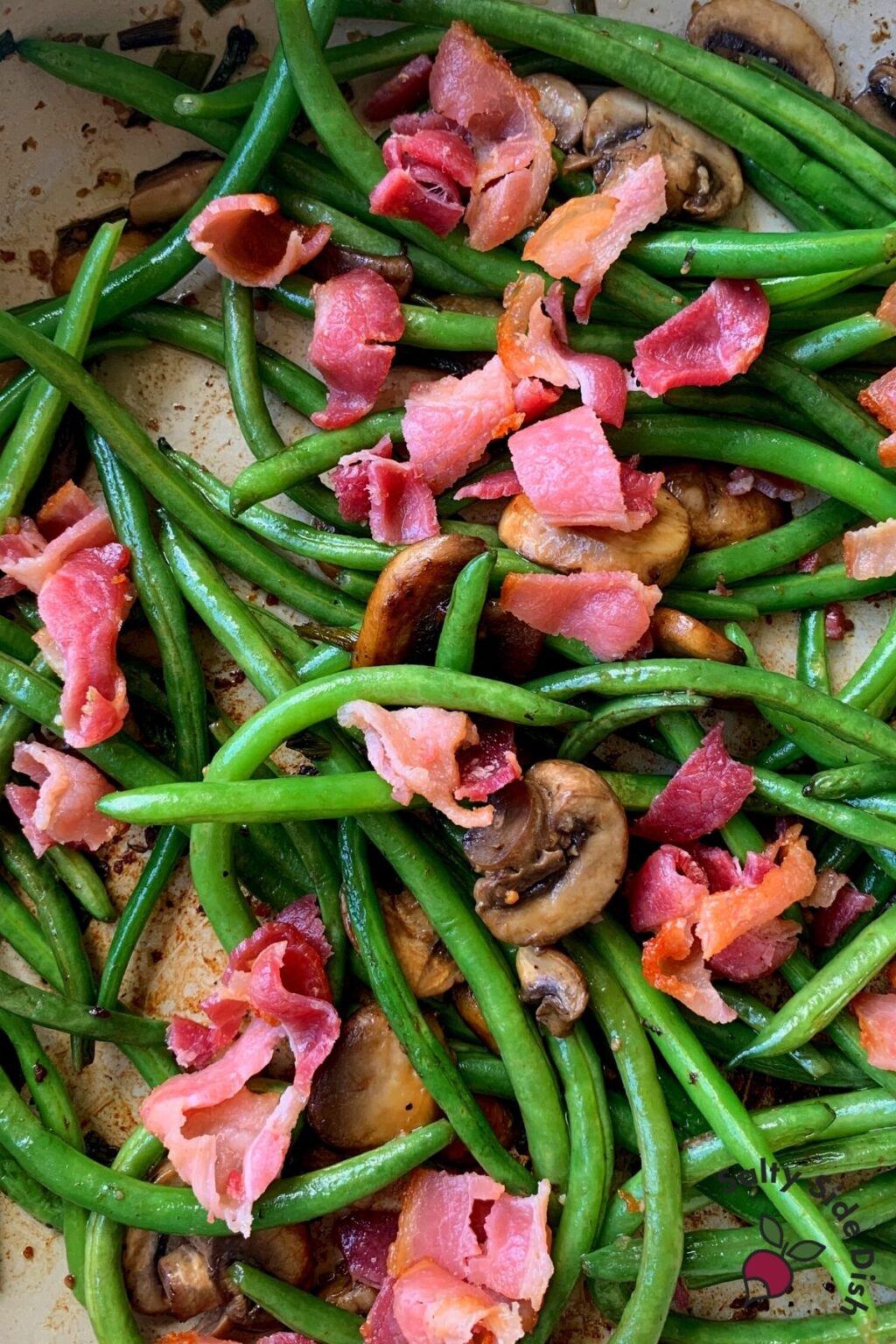 Southern Style Green Beans with Bacon is a SIDE DISH OF DREAMS!