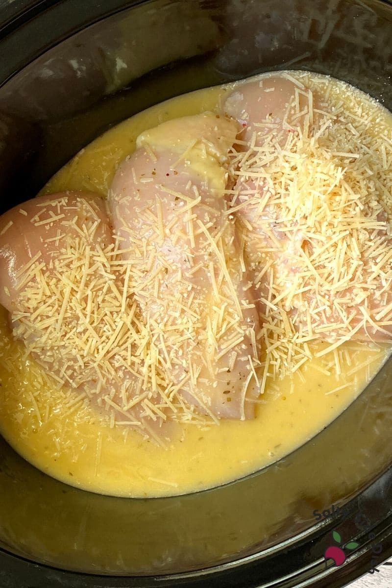 https://www.saltysidedish.com/wp-content/uploads/2020/10/slow-cooker-olive-garden-chicken.jpg