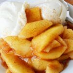 plate of crockpot apple pie.