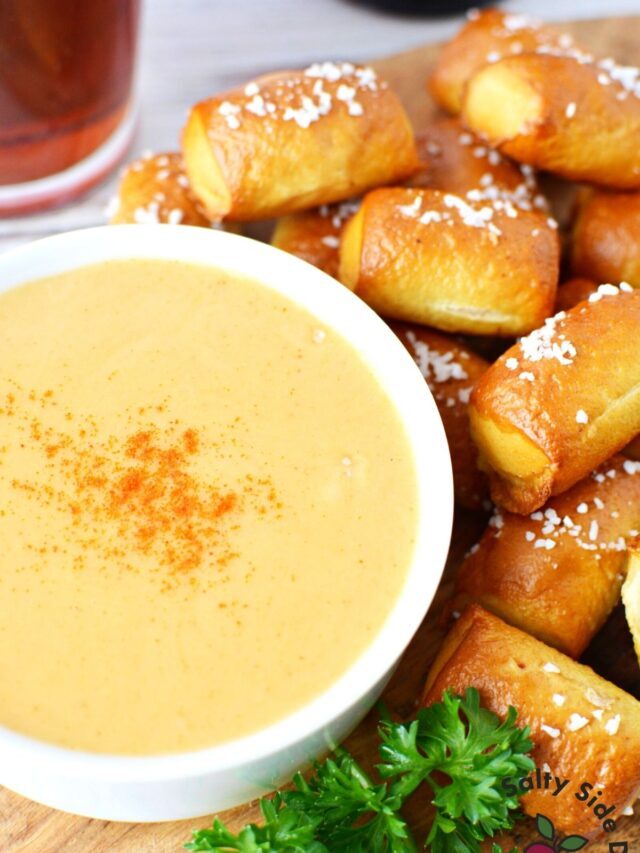 Cheesiest Cheese Dip (So Thicc!)