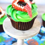 how to make feed me Seymour cupcakes.