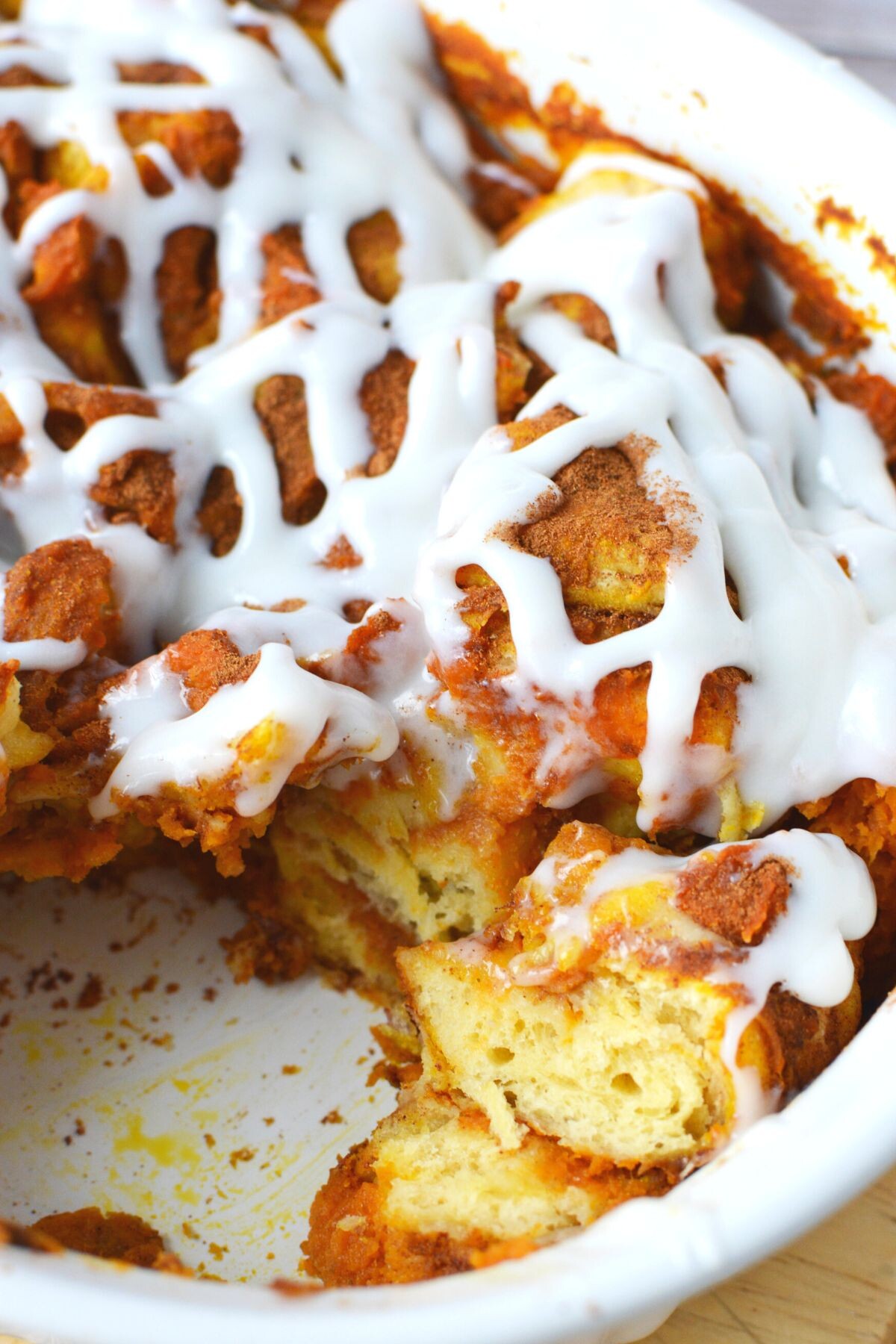 how to make cinnamon rolls with canned pumpkin.