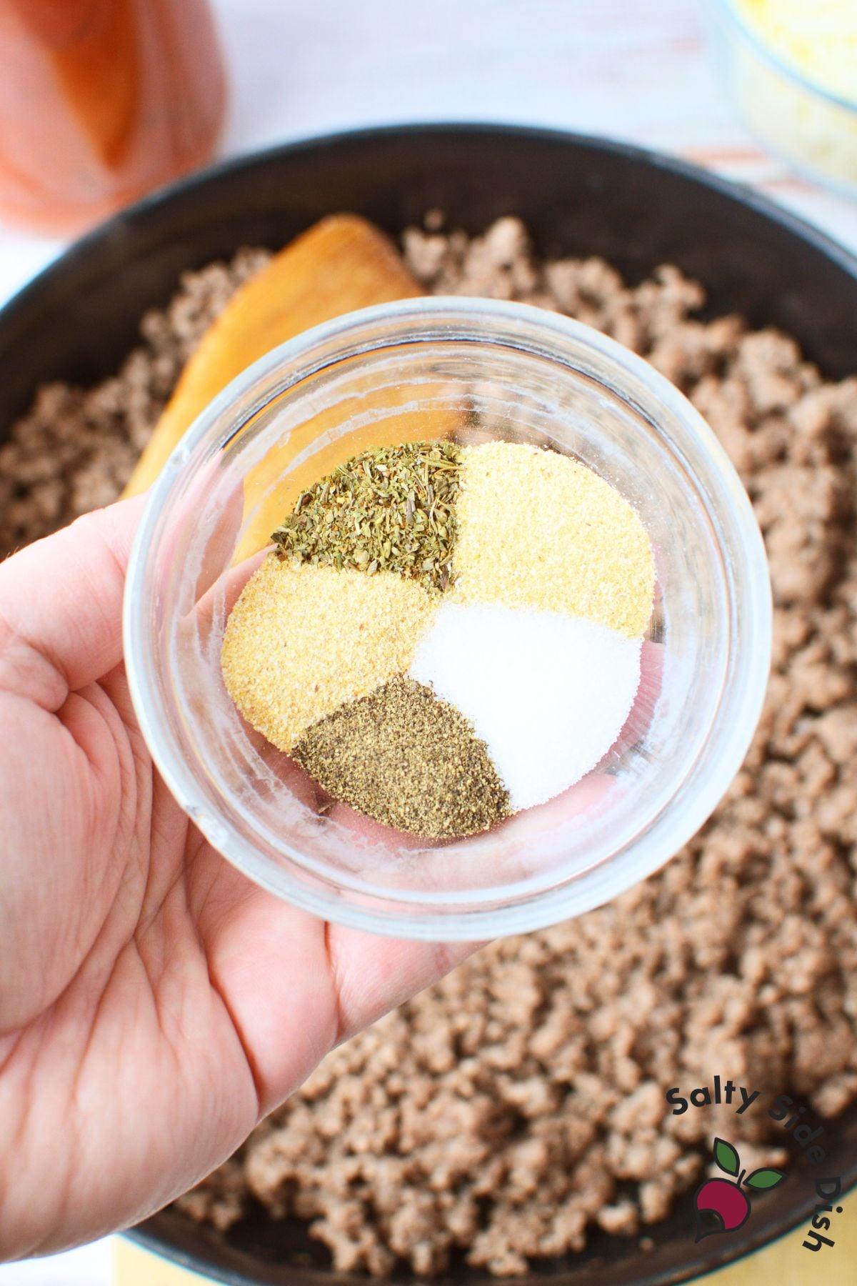 seasonings for easy cheesy pasta including garlic powder onion powder Italian seasoning salt and black pepper